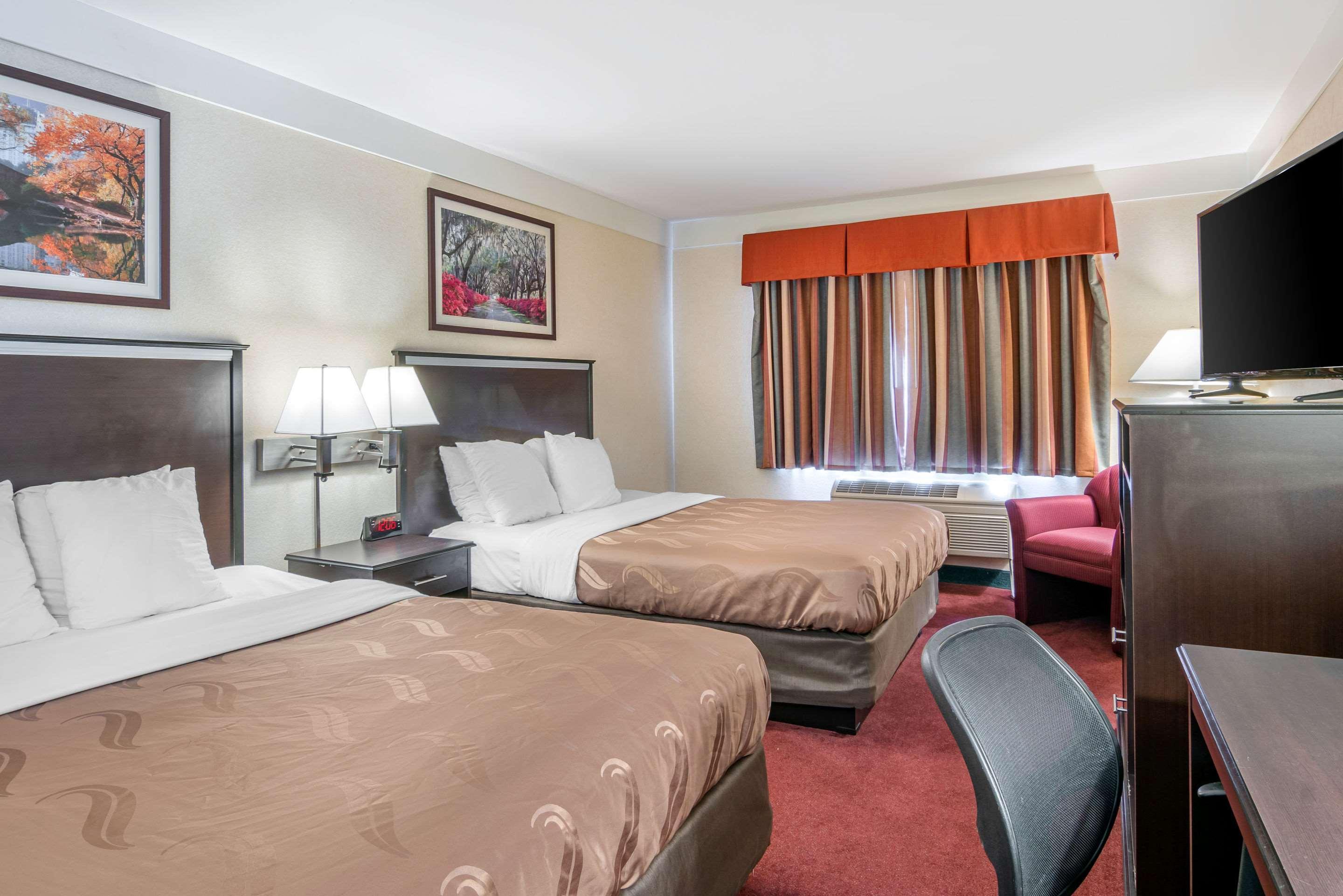 Quality Inn 2*
